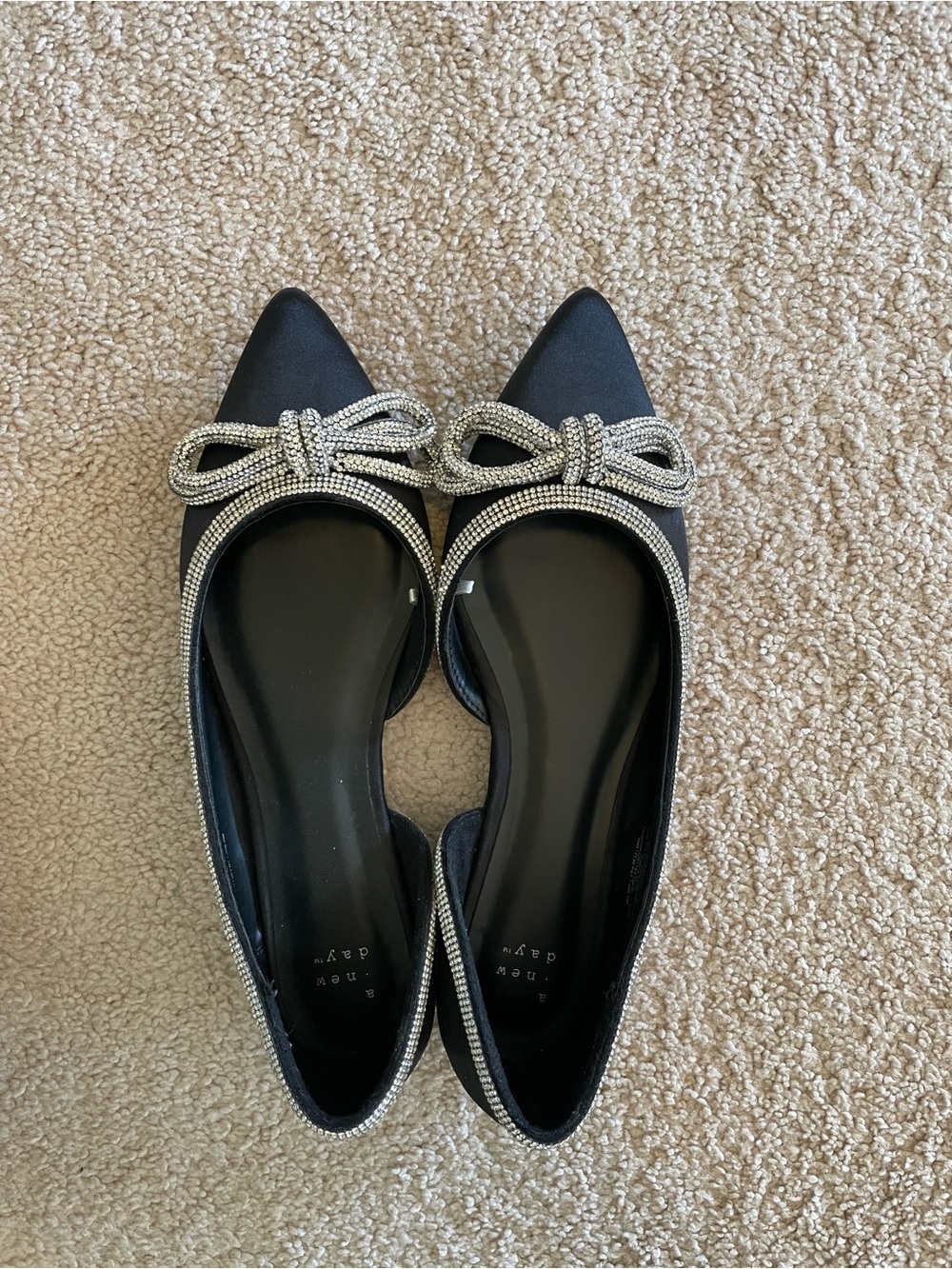 [a new day] Black Pointed Toe Flats with Bow Detail - Size 9